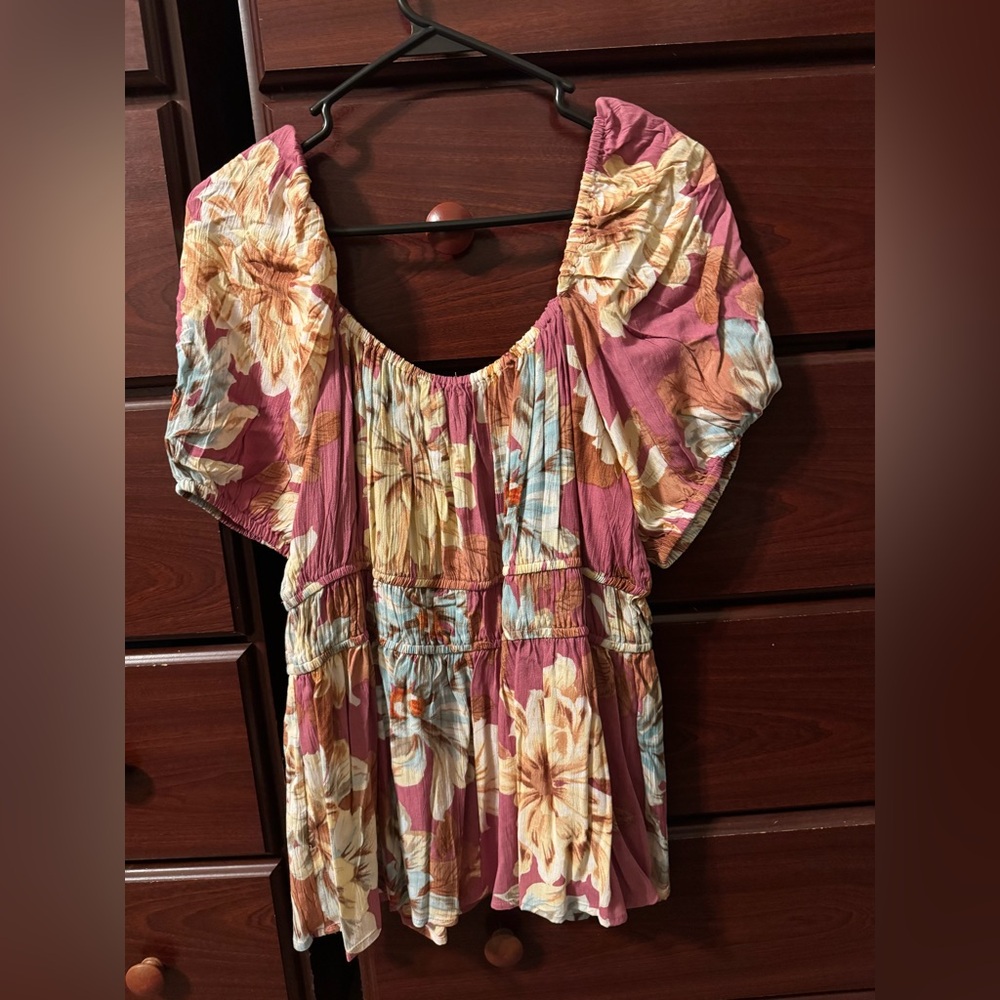 New! Women’s top